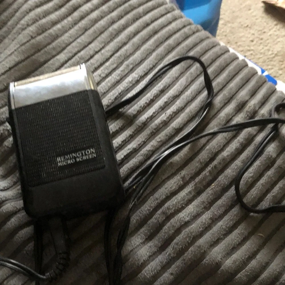 Black Electric Shaver / Trimmer